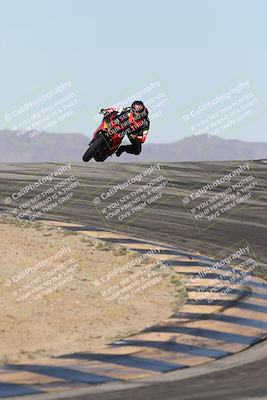 media/Dec-01-2025-Moto Forza (Mon) [[2daa91e15f]]/2-Intermediate Group/Session 2 (Turns 9 and 10)/